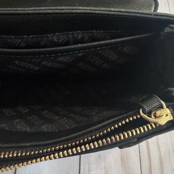 Steve Madden crossbody - Picture 9 of 11